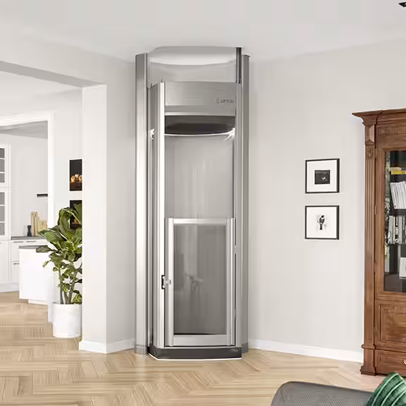 Homelift LIFTON DUO in der Ecke vom Wohnbereich