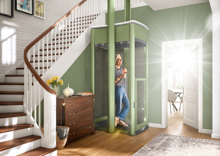 Lifton Homelift in einer tannengrüner Folierung